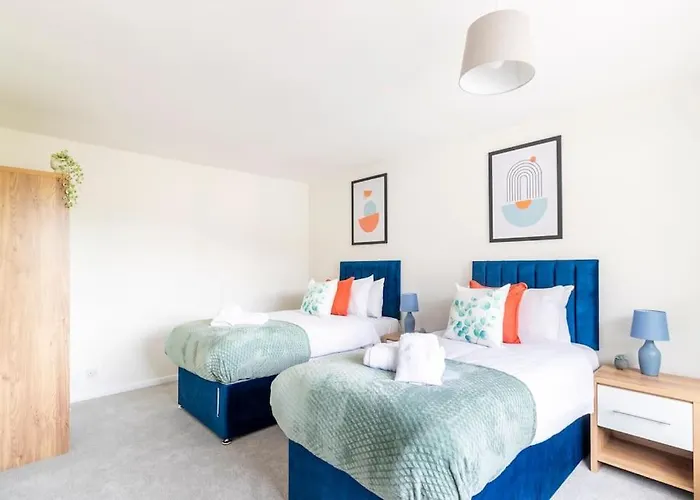 Panoramic Sea View 2 Bedroom Sleeps 6-Free Parking